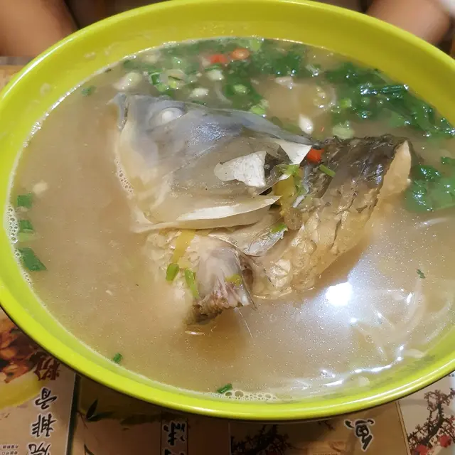 招牌魚頭粉