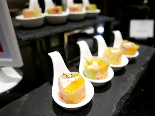 龍蝦香芒米紙卷