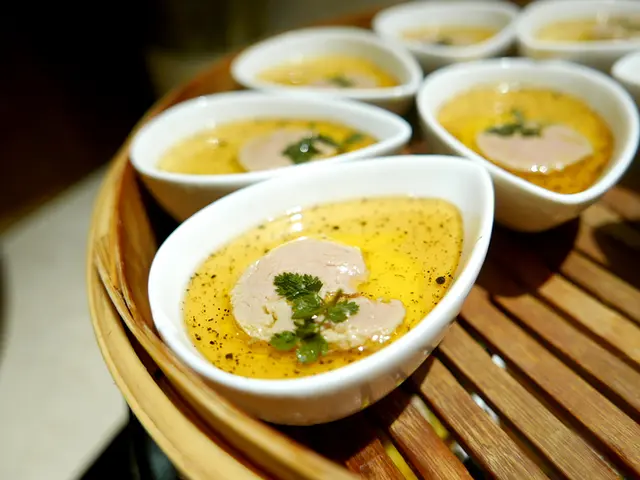 鴨肝蒸蛋配黑松露汁