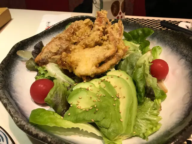 牛油果軟殼蟹沙律