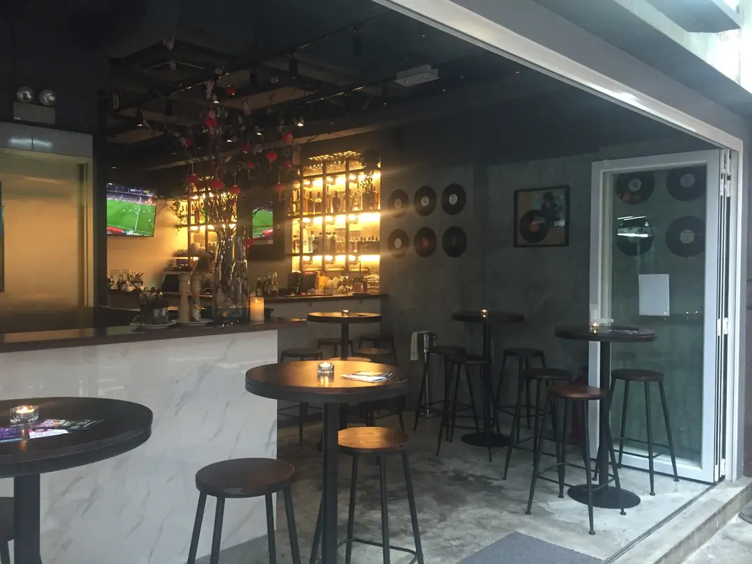 Corner House Restaurant & Bar