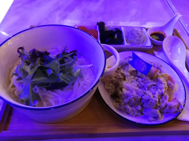 黑松露炒蛋魚湯麵