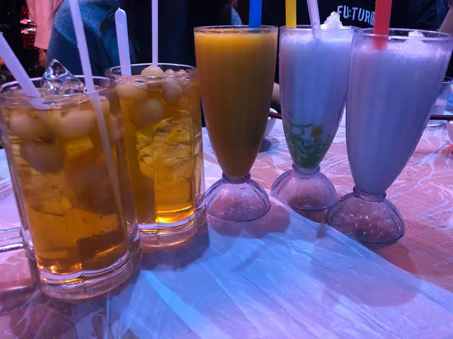 龍眼水、芒果冰、珍多冰、椰汁冰