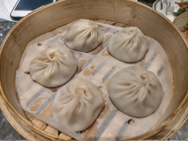 推薦，餡好足，好多汁。一定要小心用匙更接住食。