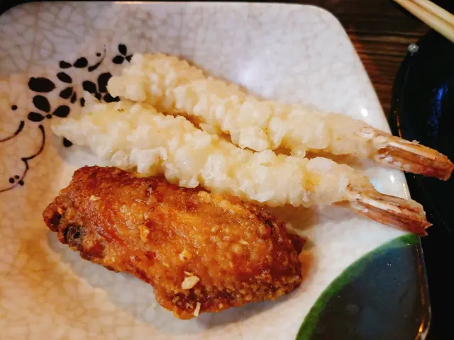 天婦羅蝦、蒜蓉牛油雞翼