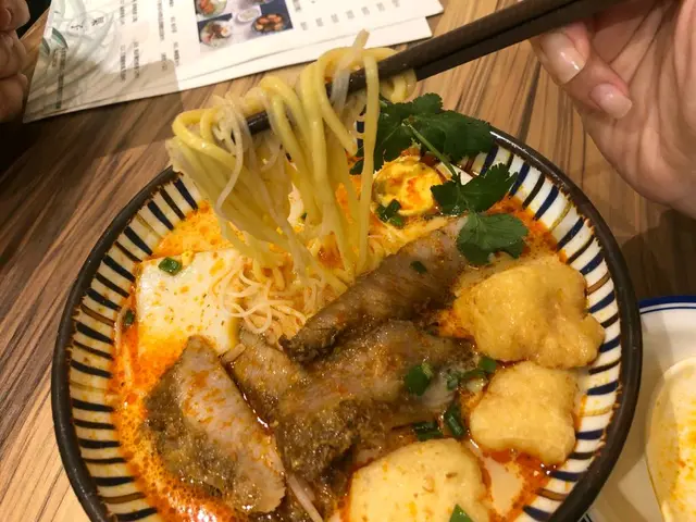 香煎豬頸肉喇沙摻摻