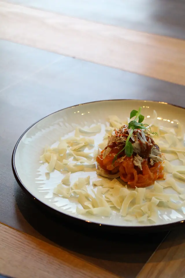 手撕法國鵪鶉海膽汁海蜇