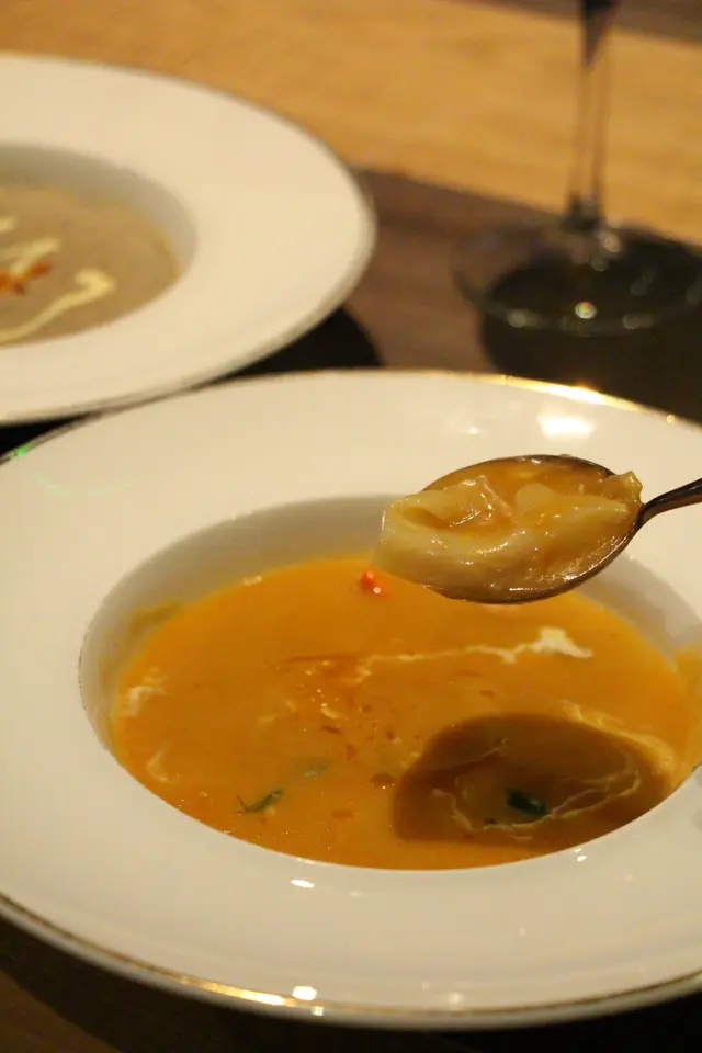 花膠螺頭片波士頓龍蝦湯