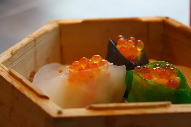 三文魚籽鳳眼餃