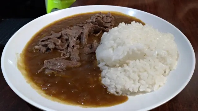 咖哩牛肉定食