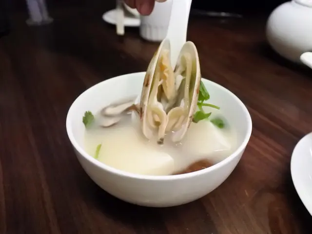 什菌大蜆豆腐湯
