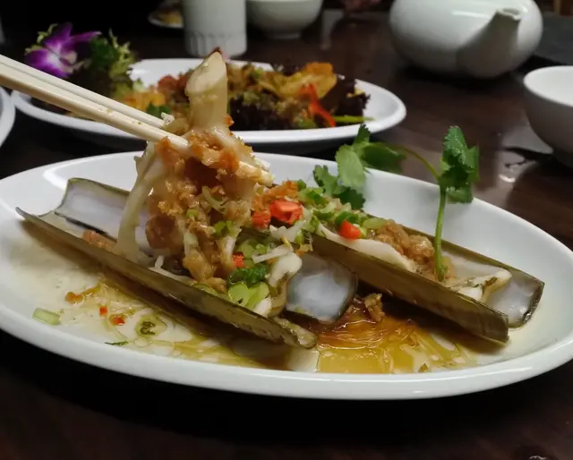 蒜蓉粉絲蒸蟶子皇