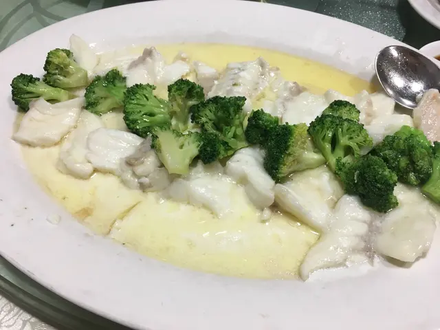 花雕蛋白蒸斑球