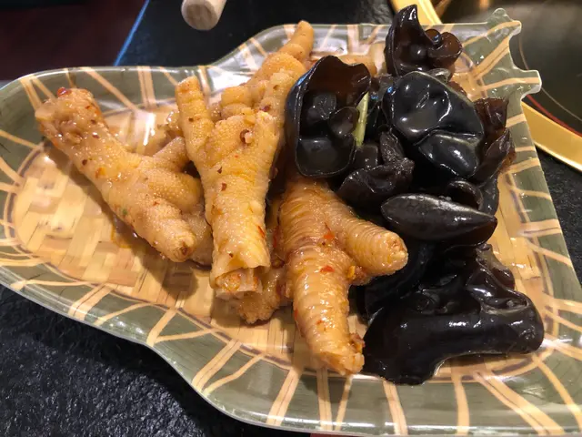 餐前小食  -  雞腳及黑木耳