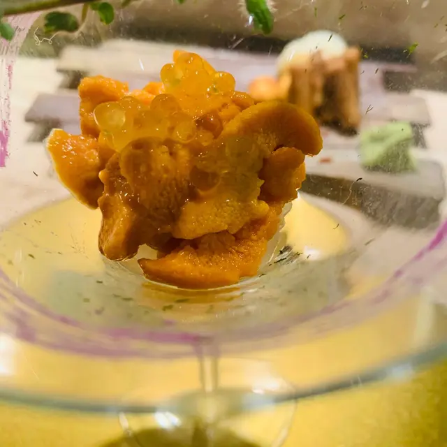 海膽白蝦配黃金三文魚子