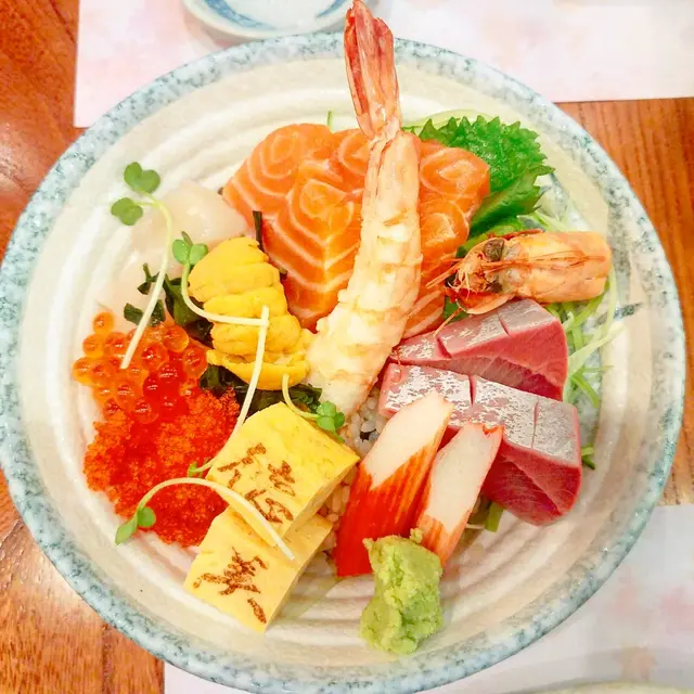 德美海膽魚生丼