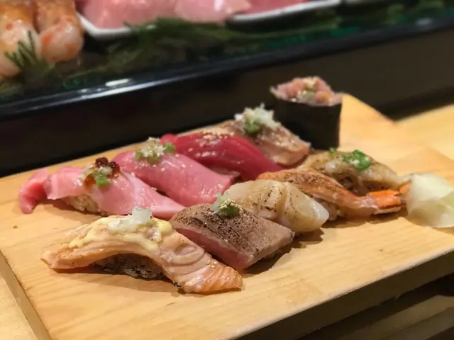 嚴選火炙盛合/特上吞拿魚盛合