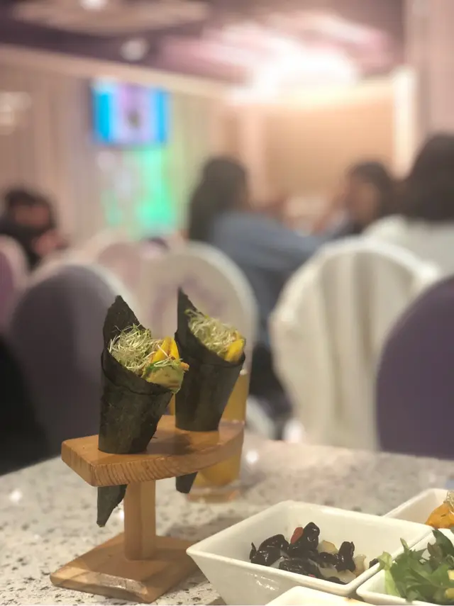 香芒牛油果苜蓿芽手卷