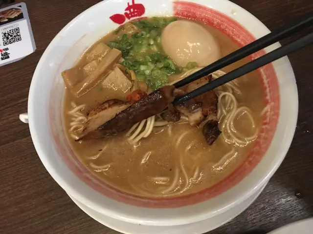 炙燒豚肉味玉拉麵
