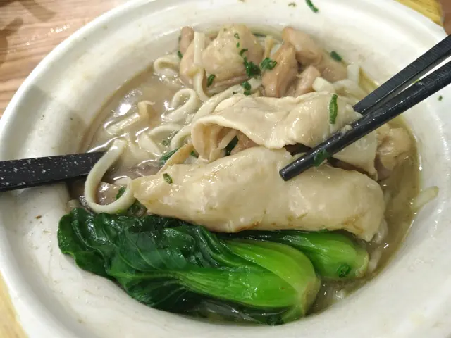 花膠嫩雞鍋麵 $58