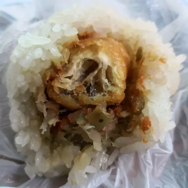 油炸鬼還是脆的，炸菜肉鬆好香。