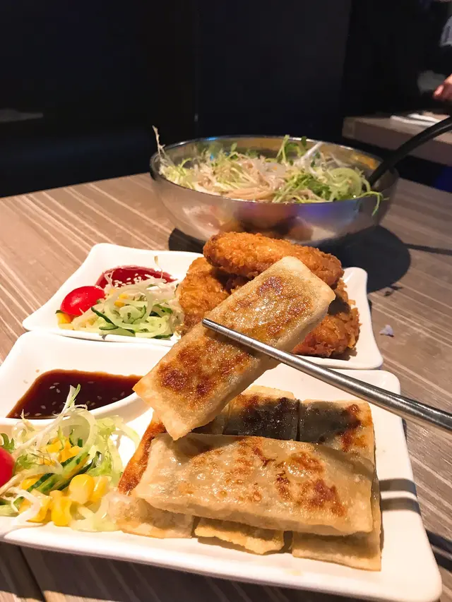 煎韓國粉絲餃子