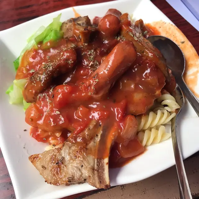 番茄豬扒腸仔螺絲粉