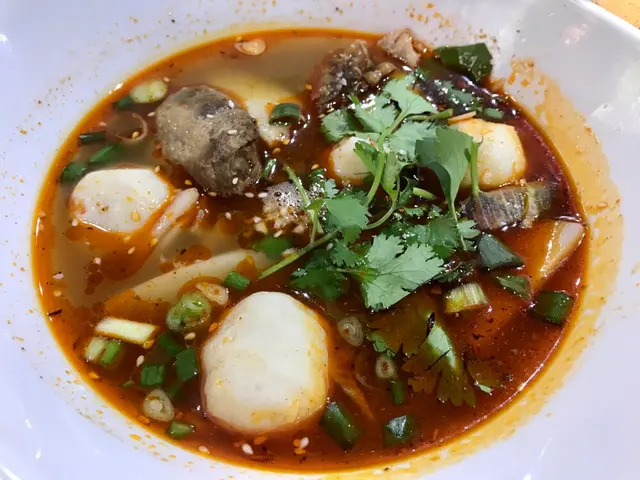 個湯有點油