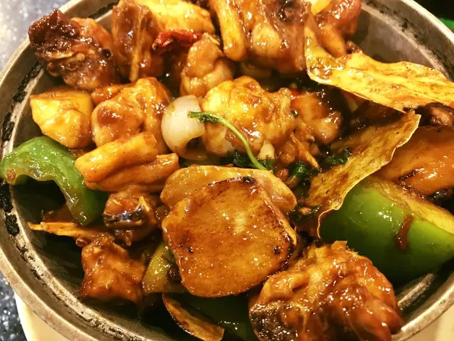 啫啫雞煲