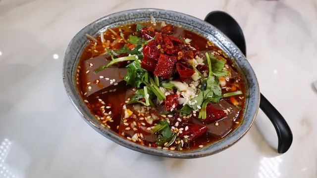 麻辣鴨血
