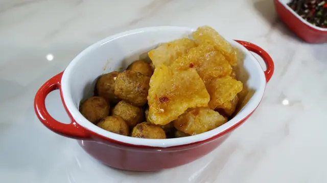 咖哩魚旦豬皮雙拼