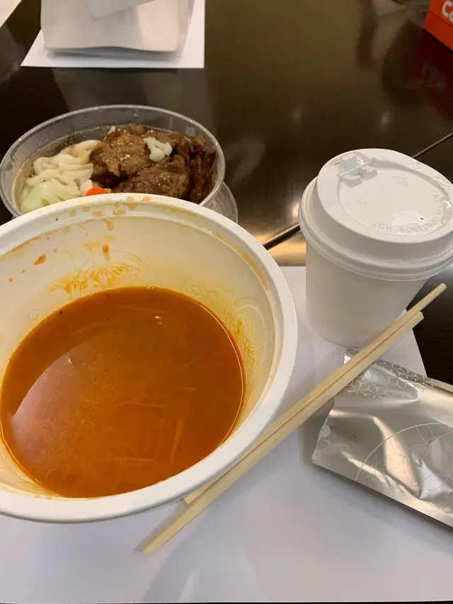 蕃茄濃湯豬軟骨手打讚歧烏冬