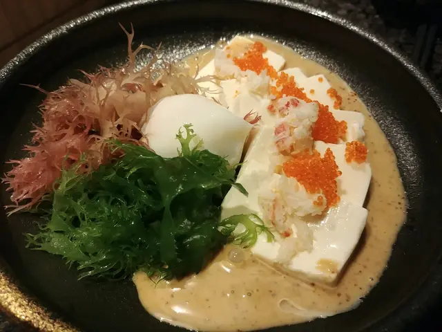 溫泉蛋蟹肉胡麻豆腐沙律