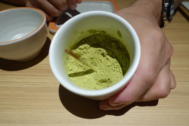 食客可自行添綠茶