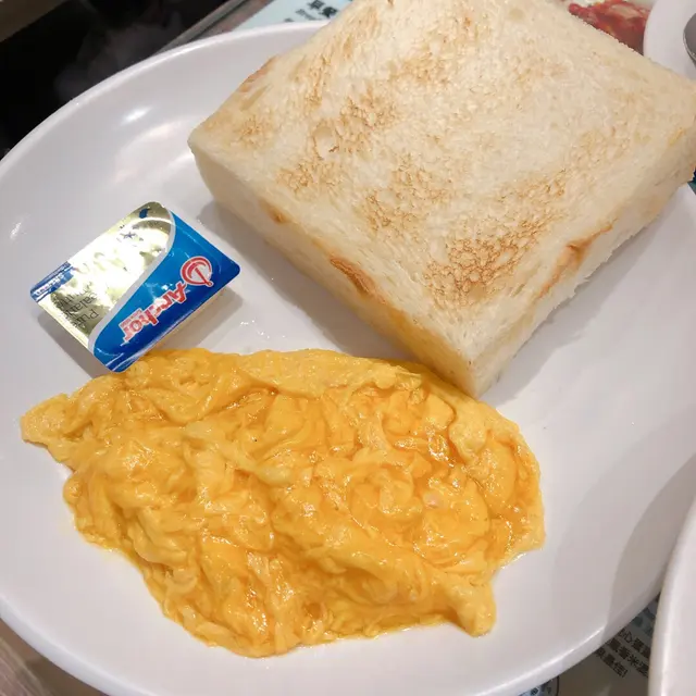 炒雙蛋  厚多士