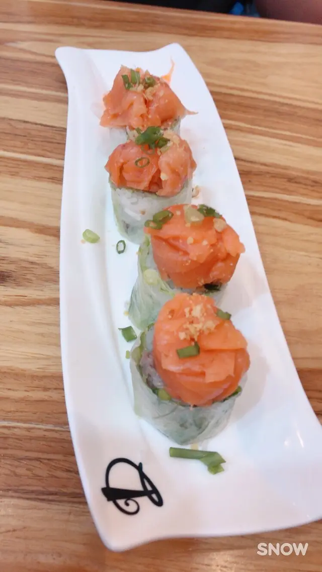 煙三文魚手絲雞絲檬紙卷