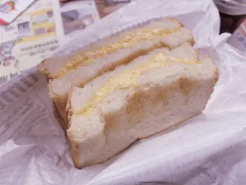 蛋沙律三文治