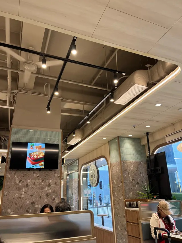 餐廳也較多私人聊天位置