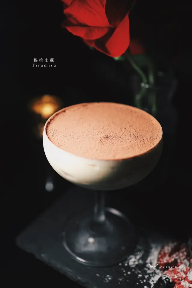 提拉米蘇忌廉質感細滑;手指餅咖啡苦味濃郁