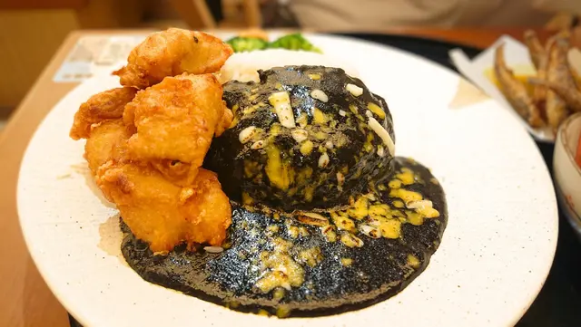 炸雞芝士黑咖哩飯