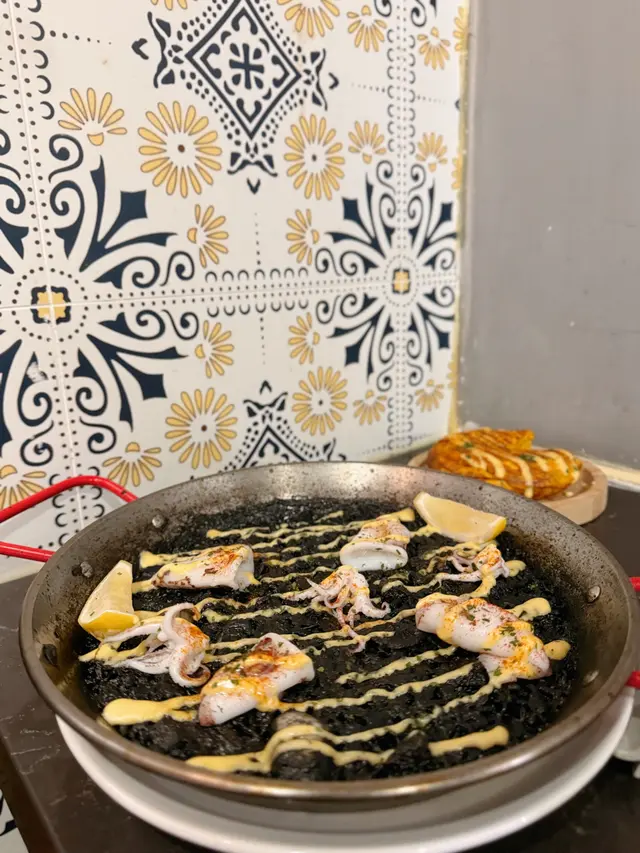 魷魚墨汁飯