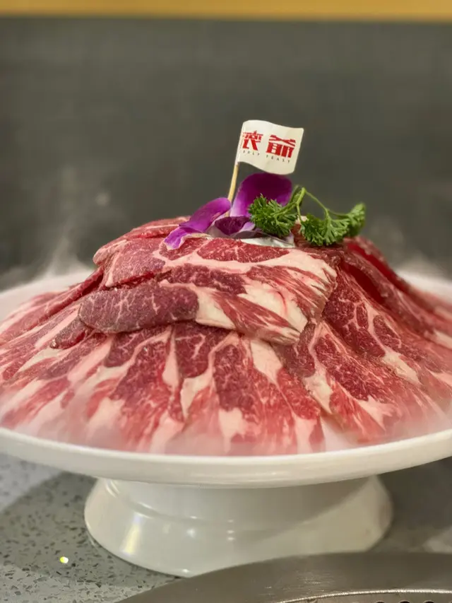 擺盤好靚😆牛肩胛切薄片 冇筋 煮得軟冧