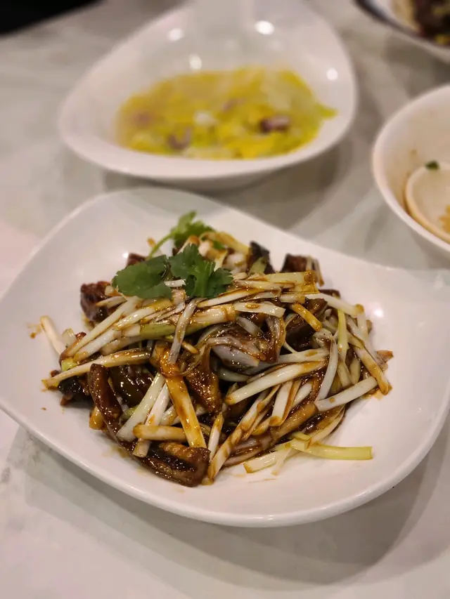 韮王炒鱔糊夠鑊氣,韮王脆口唔老。