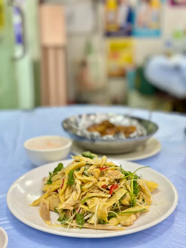 半隻沙薑手撕雞