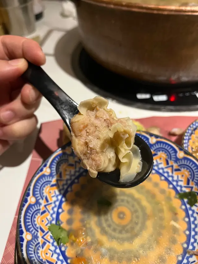 足料鮮蝦雲吞