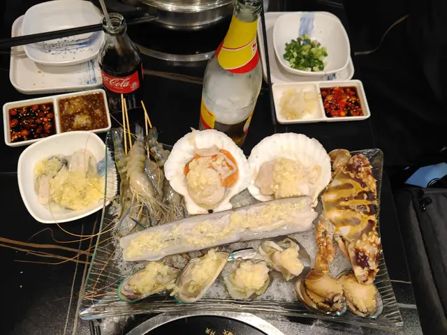 海鮮同呢個麻辣雞煲湯底都算係絕配