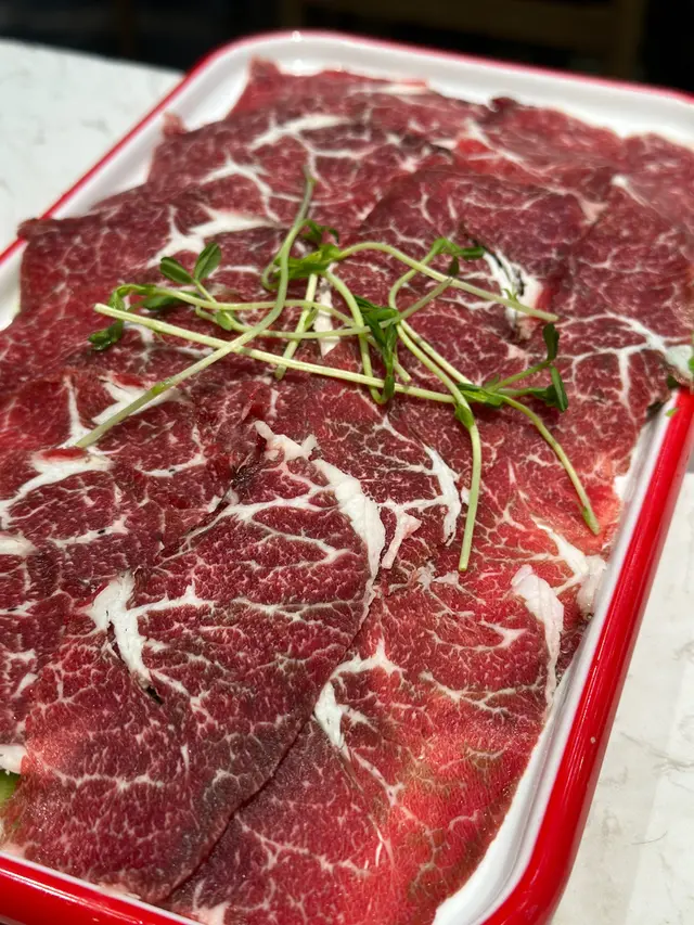 性價比極低。呢一個中size，相信可以夠一個人食。擺落個口入邊，好似食咗一陣風咁樣。 千祈唔好諗住有任何飽肚感。