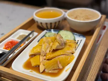 亚参去骨海南鸡饭