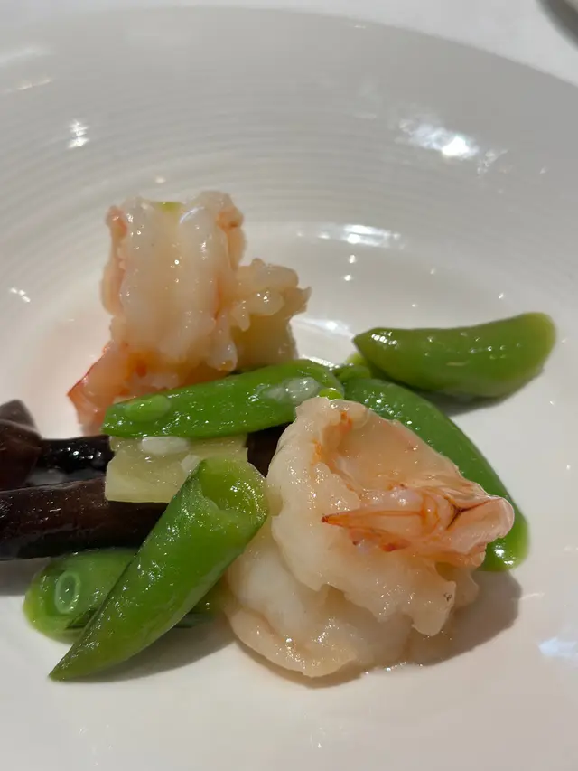 黑皮雞樅炒蝦球