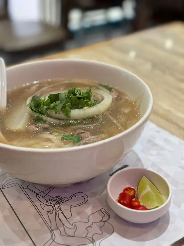 牛肉份量多 粉嫩嘅牛肉口感柔軟唔柴🐮
湯底好清唔味精～河粉好滑溜唔會痴埋一餅